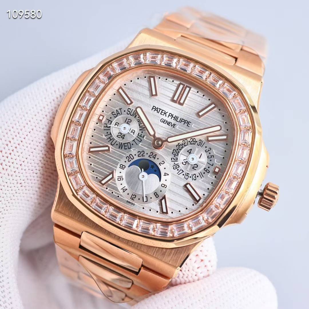 파텍필립 노틸러스 퍼페츄얼 캘린더 바게트다이아 18k 도금 자개 컬러 시계 워치